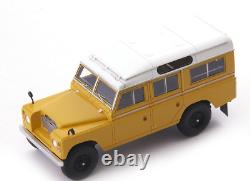43 AVN60108 Land Rover 109 Series III Yellow Octre 1/43
