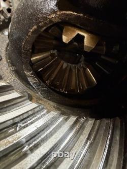 Good Used Series Land Rover. Discovery & Classic R/R 10 Spline Diff. 4.71 Ratio