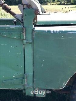 Land Rover Series 1 80 1950 lights behind grille