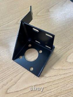 Land Rover Series 2a/3 Bulkhead And Steering Box Brackets 592984/5, 90577264