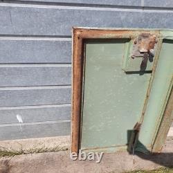 Land Rover Series III drivers door