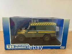 Universal hobbies superb land rover serie III delivery van 1/18 new box